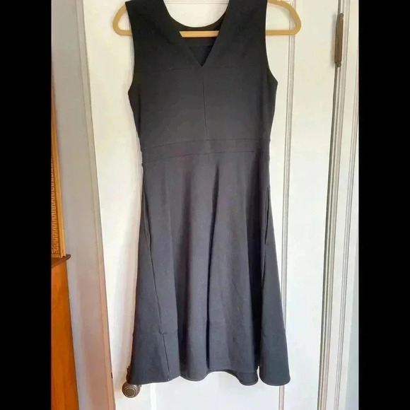 Lands' End Black Fit and Flare Midi Dress - Size 4P - Picture 2 of 3